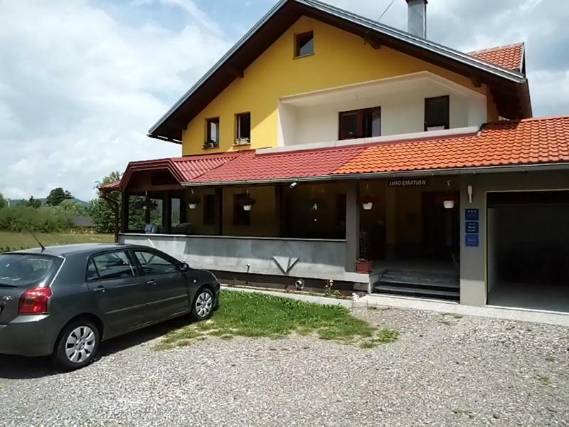 Apartments & Rooms Ramljak Korenica Exterior foto